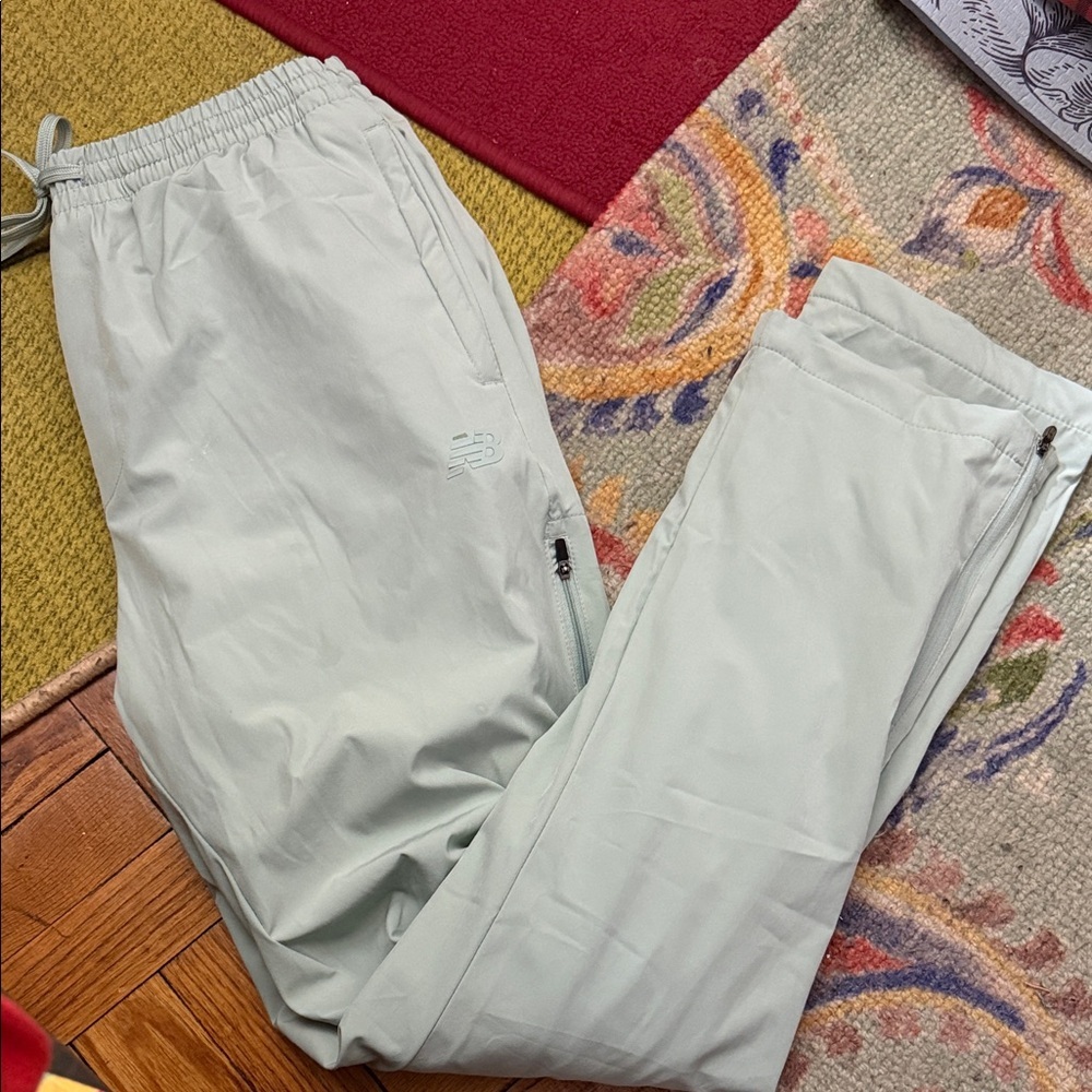 New Balance Men's green  Joggers size L